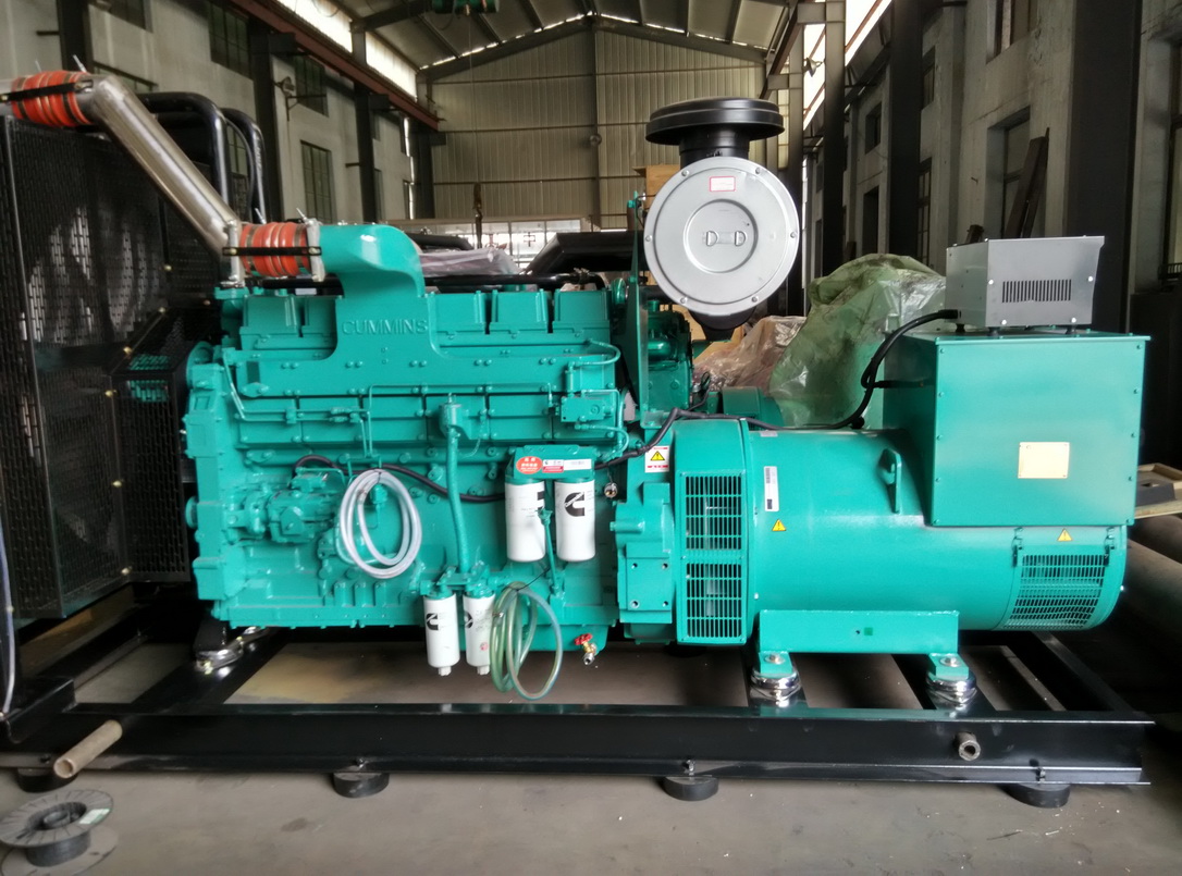 康明斯300KW柴油發(fā)電機組工廠直銷