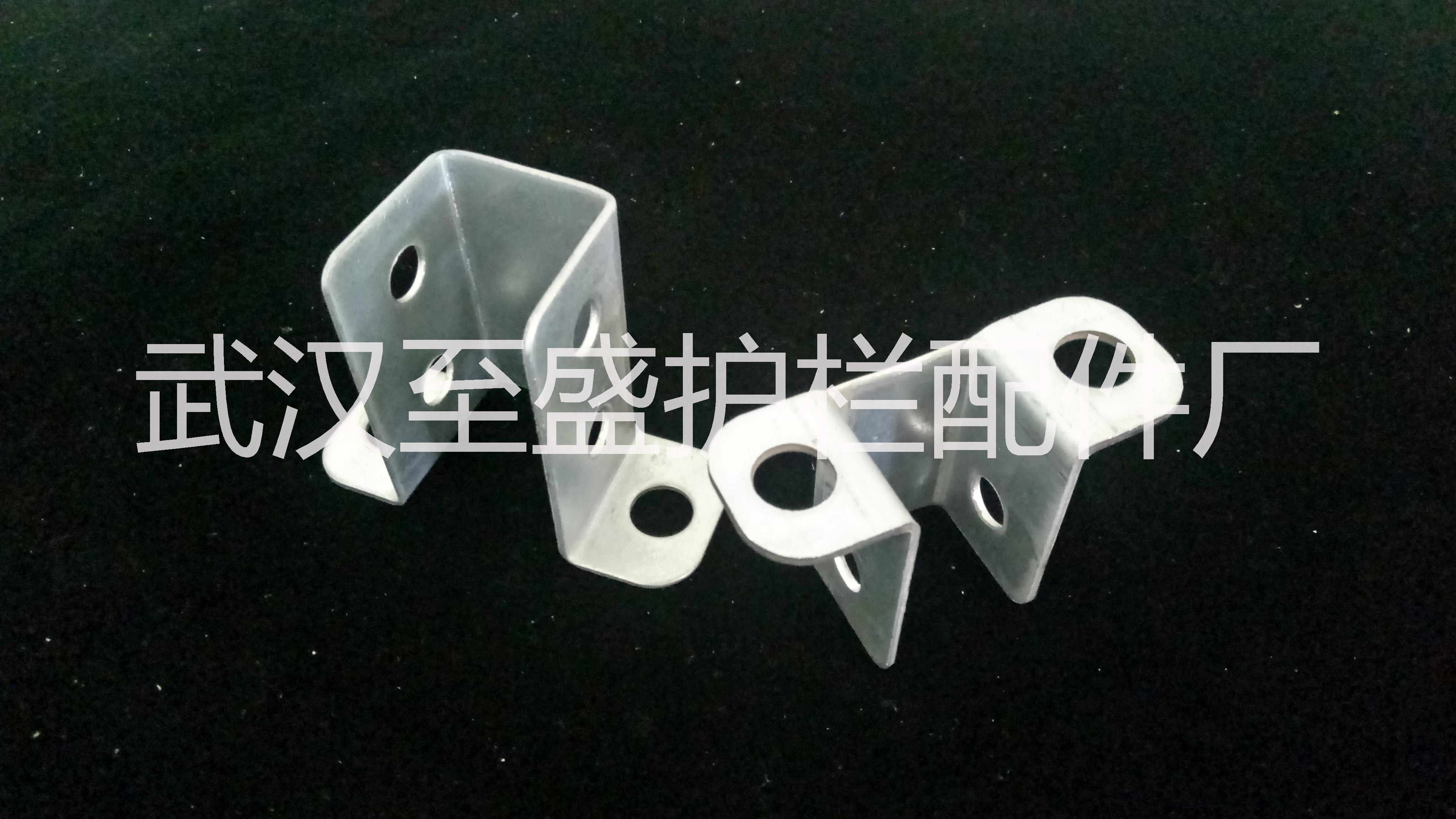 供應(yīng)鋅鋼護(hù)欄鍍鋅鐵陽臺護(hù)欄立柱兩孔固定底座