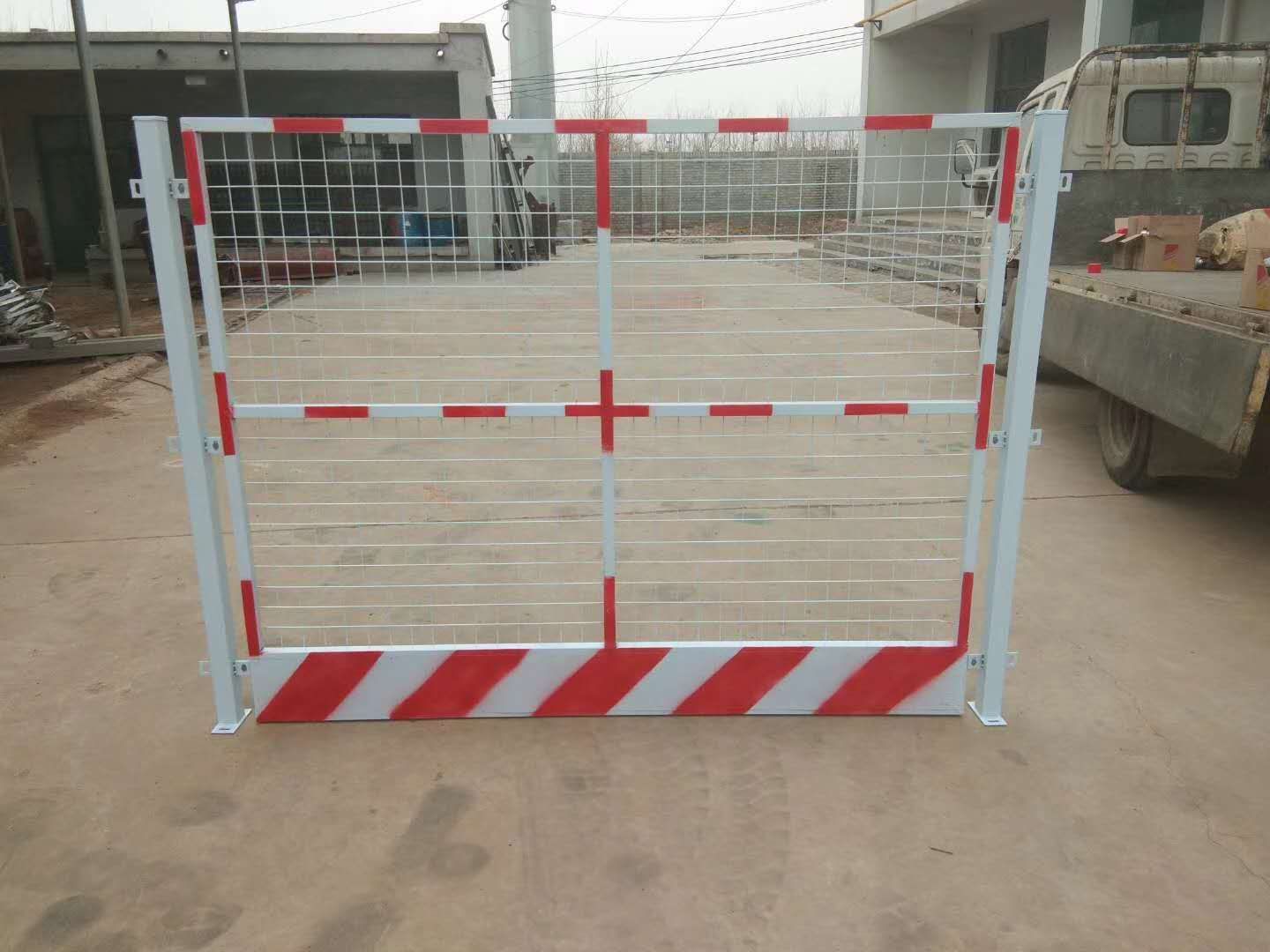 安平縣基坑圍欄 基坑圍欄專業(yè)廠家 方迅基坑圍欄