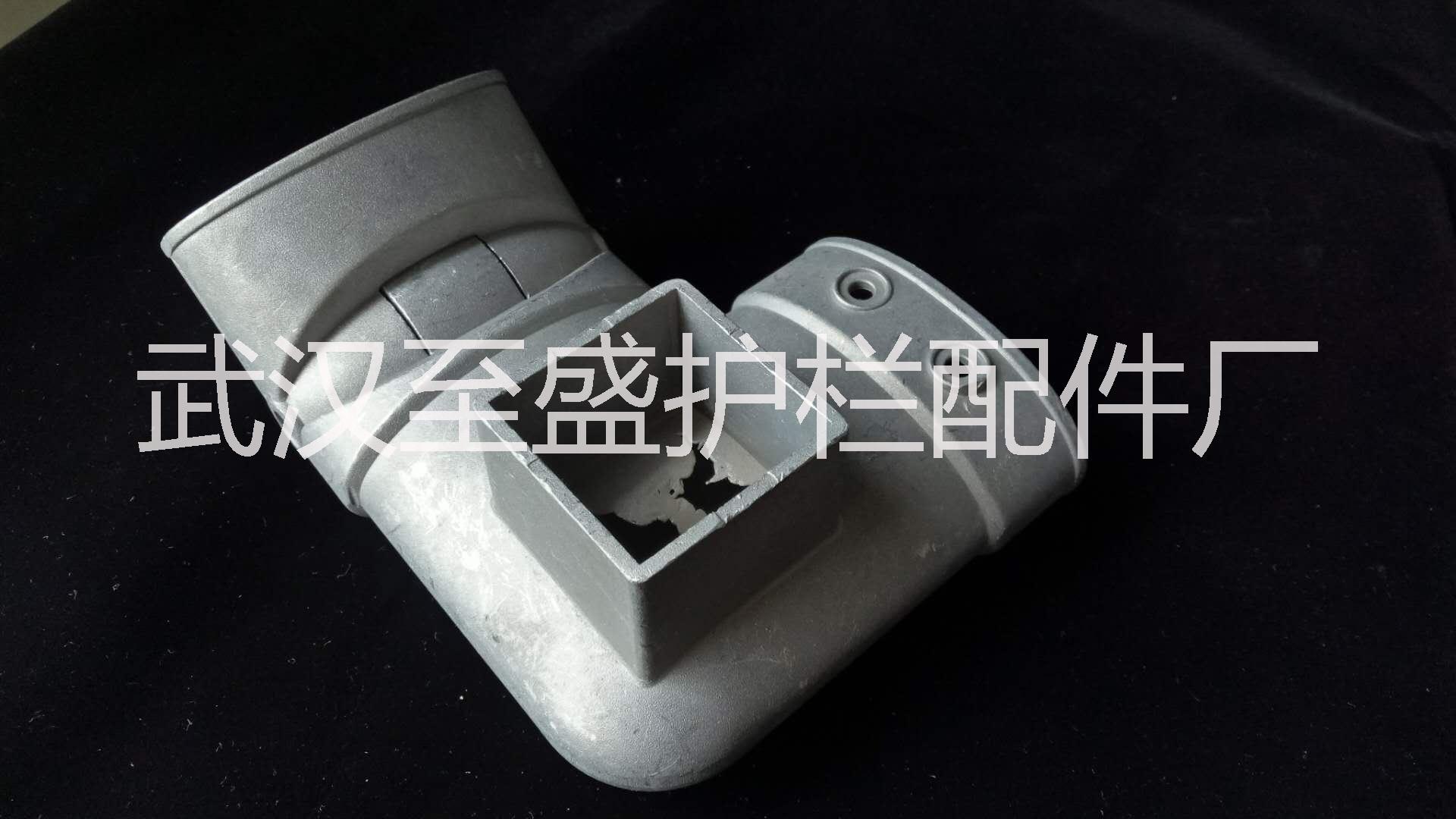 武漢東西湖廠家直銷鋅鋼護欄壓鑄鋁樓梯扶手轉(zhuǎn)角 40*80橢圓三通連接件