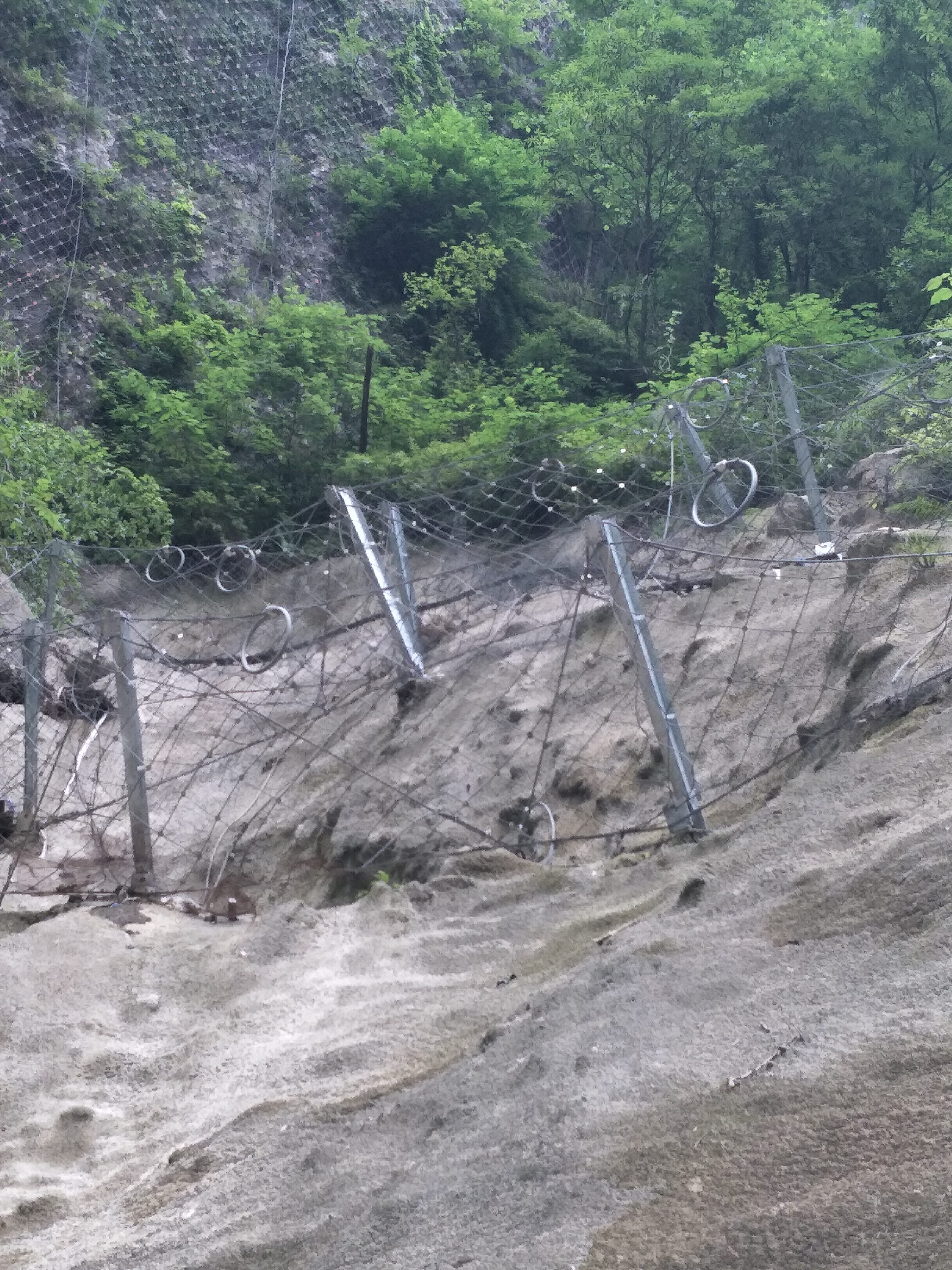 RX100型被動(dòng)邊坡防護(hù)網(wǎng)價(jià)格