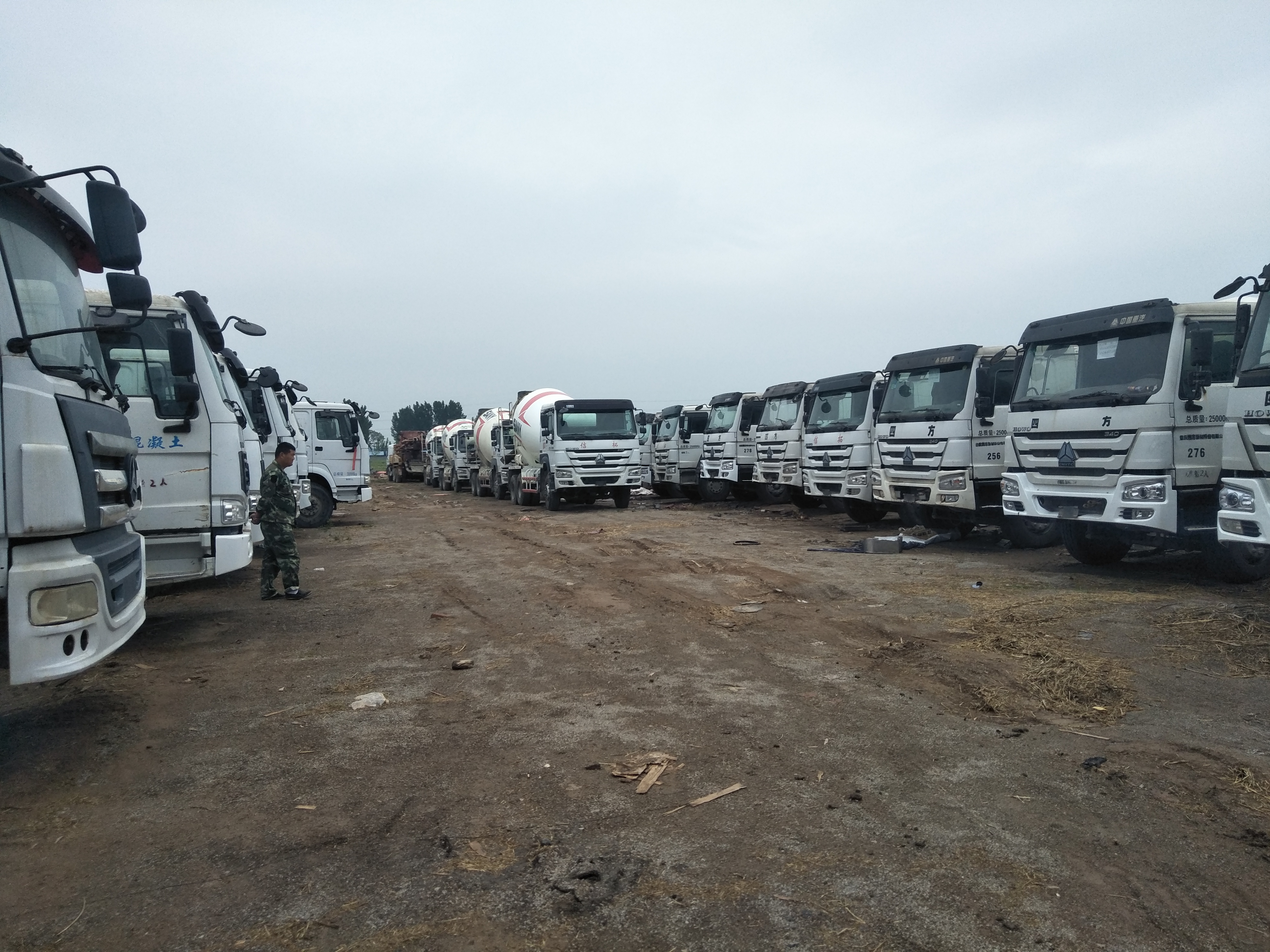 攪拌車二手三一重工混凝土攪拌罐車
