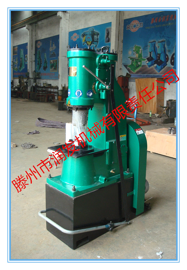 無(wú)需安裝 打鐵機(jī)器 單體帶底座空氣錘C41-20kg 小型打鐵設(shè)備 通電就用