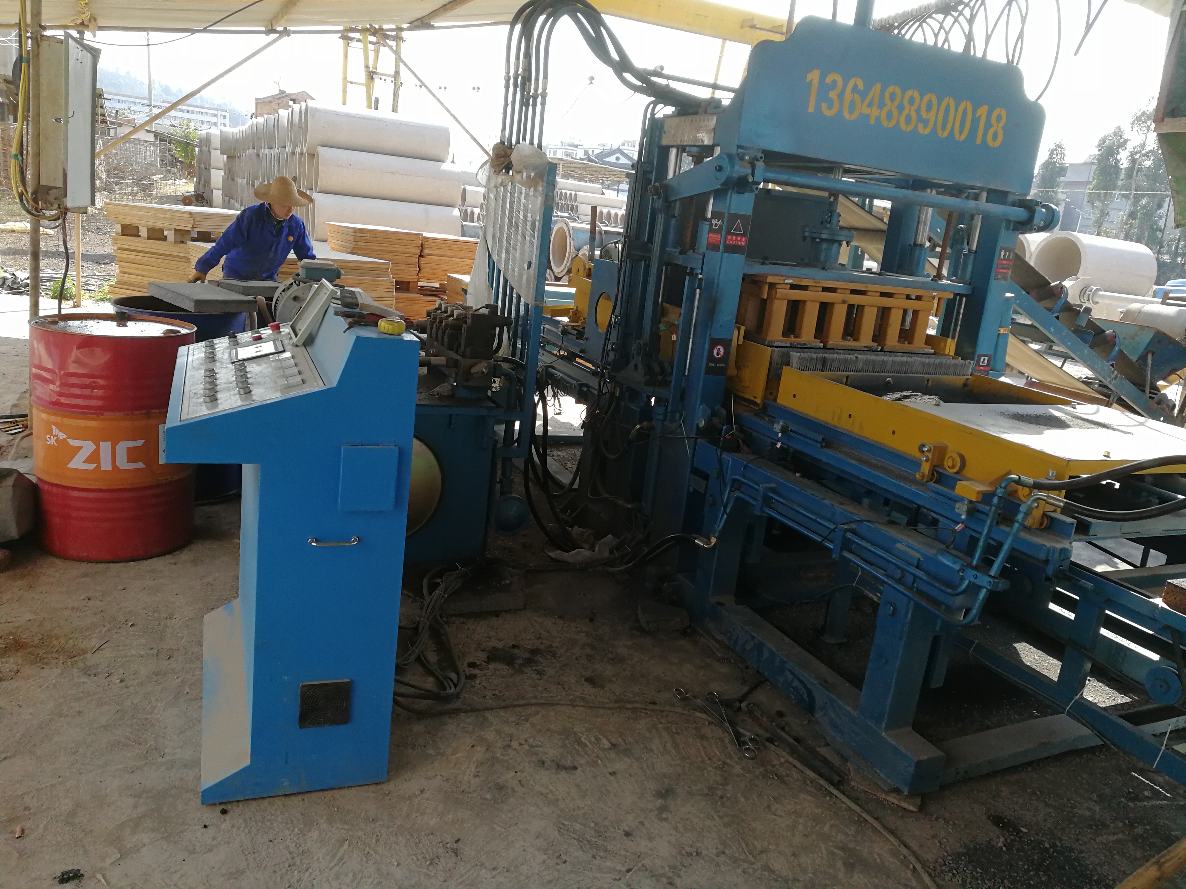 保山透水磚機(jī) 彩磚機(jī) 保山透水磚機(jī)彩磚機(jī)