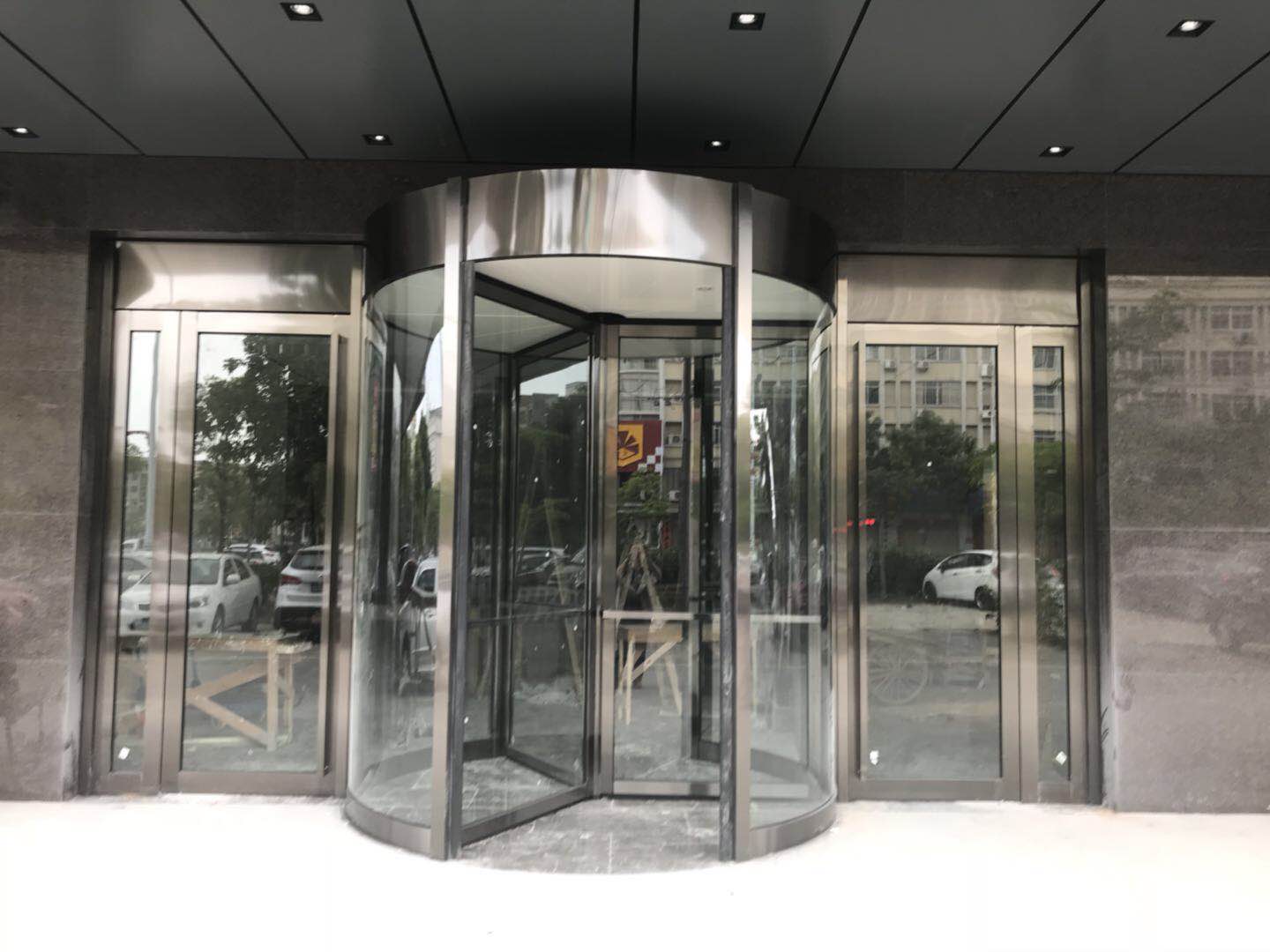 自動(dòng)旋轉(zhuǎn)門_佛山自動(dòng)旋轉(zhuǎn)門廠家_鋁合金旋轉(zhuǎn)門_豪華自動(dòng)旋轉(zhuǎn)門廠家報(bào)價(jià) 自動(dòng)旋轉(zhuǎn)門