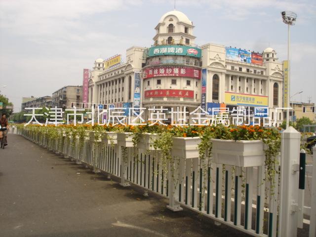 供應(yīng)高速公路圍欄 *護(hù)欄 pvc護(hù)欄定制