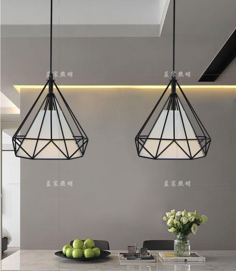 藍(lán)宸 北歐現(xiàn)代簡(jiǎn)約餐廳櫥窗吧臺(tái)布藝鐵藝燈具金字塔鉆石鳥籠吊燈