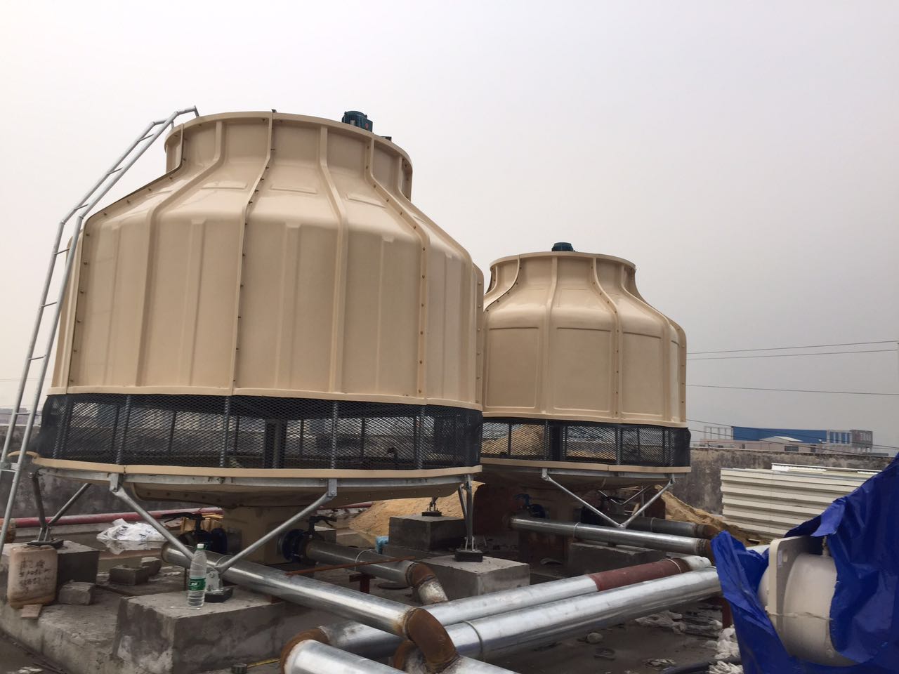 佛山圓形逆流式冷卻塔廠家 圓形逆流冷卻塔生產(chǎn)廠家 玻璃鋼冷卻塔供貨商報(bào)價(jià)