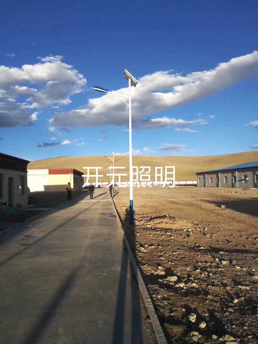 西藏那曲班戈縣安裝6米太陽(yáng)能路燈江蘇開(kāi)元供應(yīng)