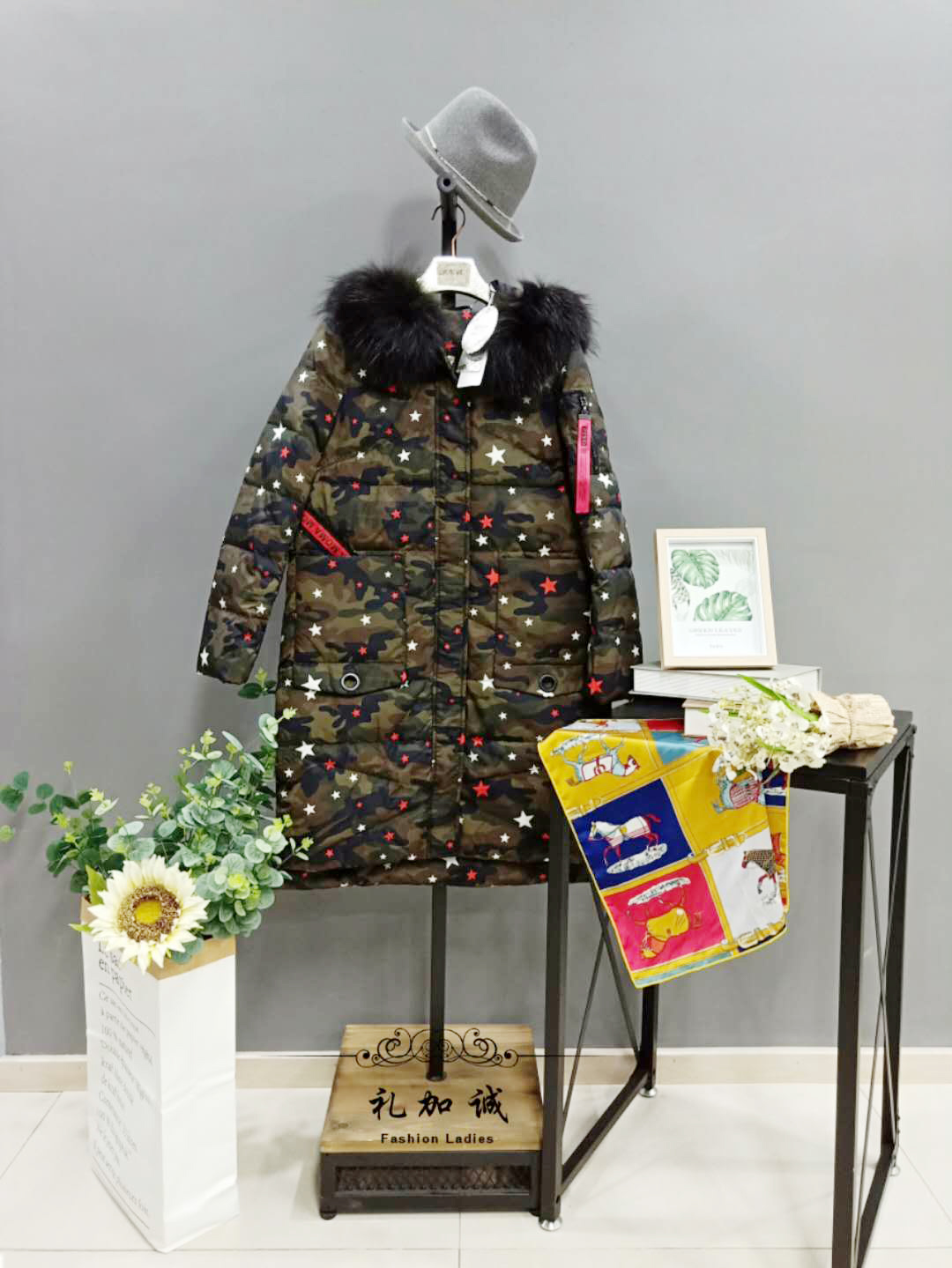 廣州哥芙妮羽絨服品牌女裝折扣廠家 哥芙妮女裝羽絨服