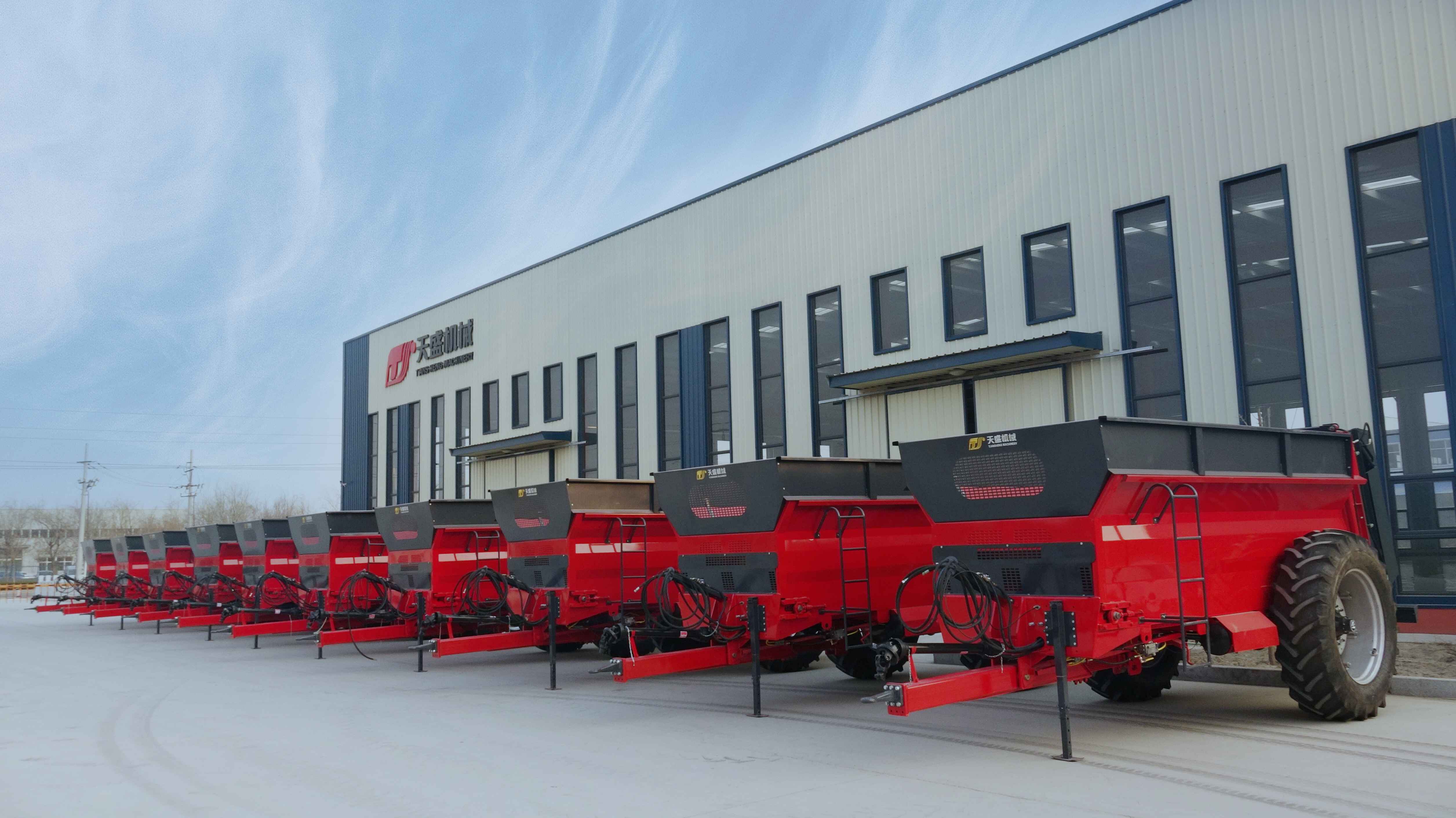 撒肥機(jī)，新型揚(yáng)肥機(jī)，大型撒糞機(jī)