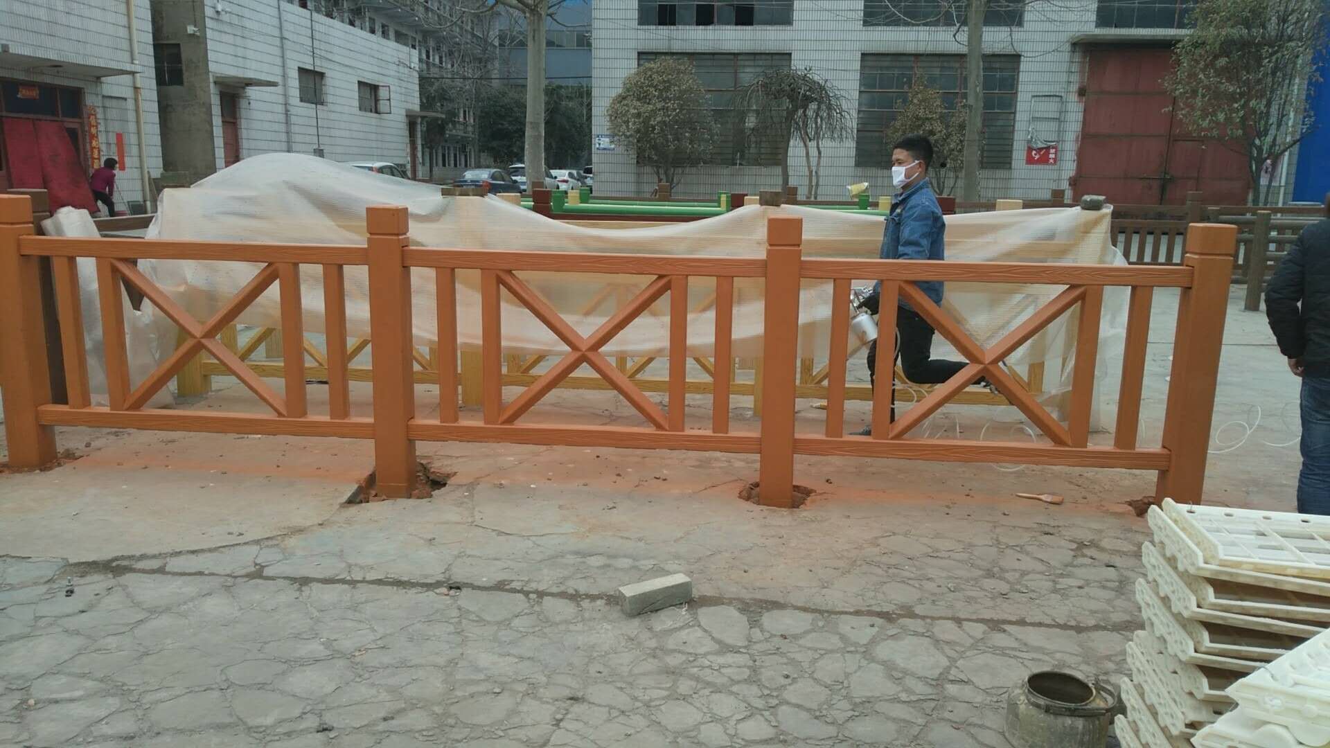 張家口壩上仿木護(hù)欄廠