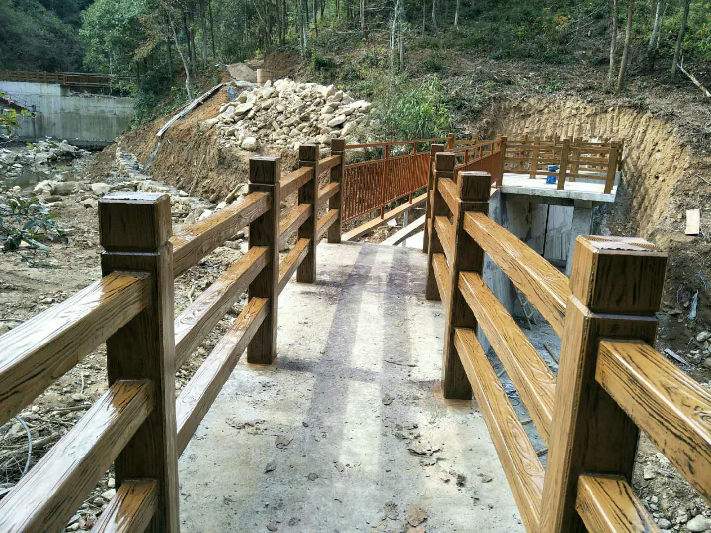 北京晟泰仿木護(hù)欄 仿木護(hù)欄廠家