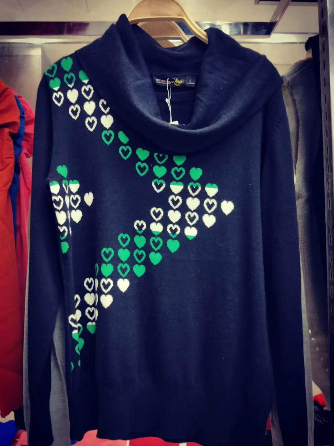 工廠尾貨處理庫存男女各款服裝批發(fā)毛衣開衫棉服批發(fā)秋冬裝已上貨 應(yīng)季牛仔褲，外貿(mào)牛仔褲、 歡迎上門實地看貨，純服裝廠家一手