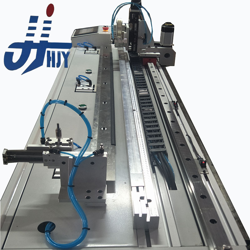 自動(dòng)貼膜機(jī)設(shè)備