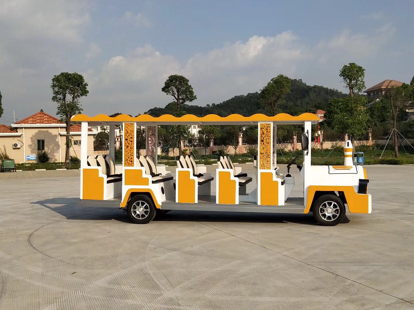 鑫躍14座電動(dòng)無(wú)軌小火車/電動(dòng)無(wú)軌小火車/游樂(lè)場(chǎng)小火車/景區(qū)觀光小火車
