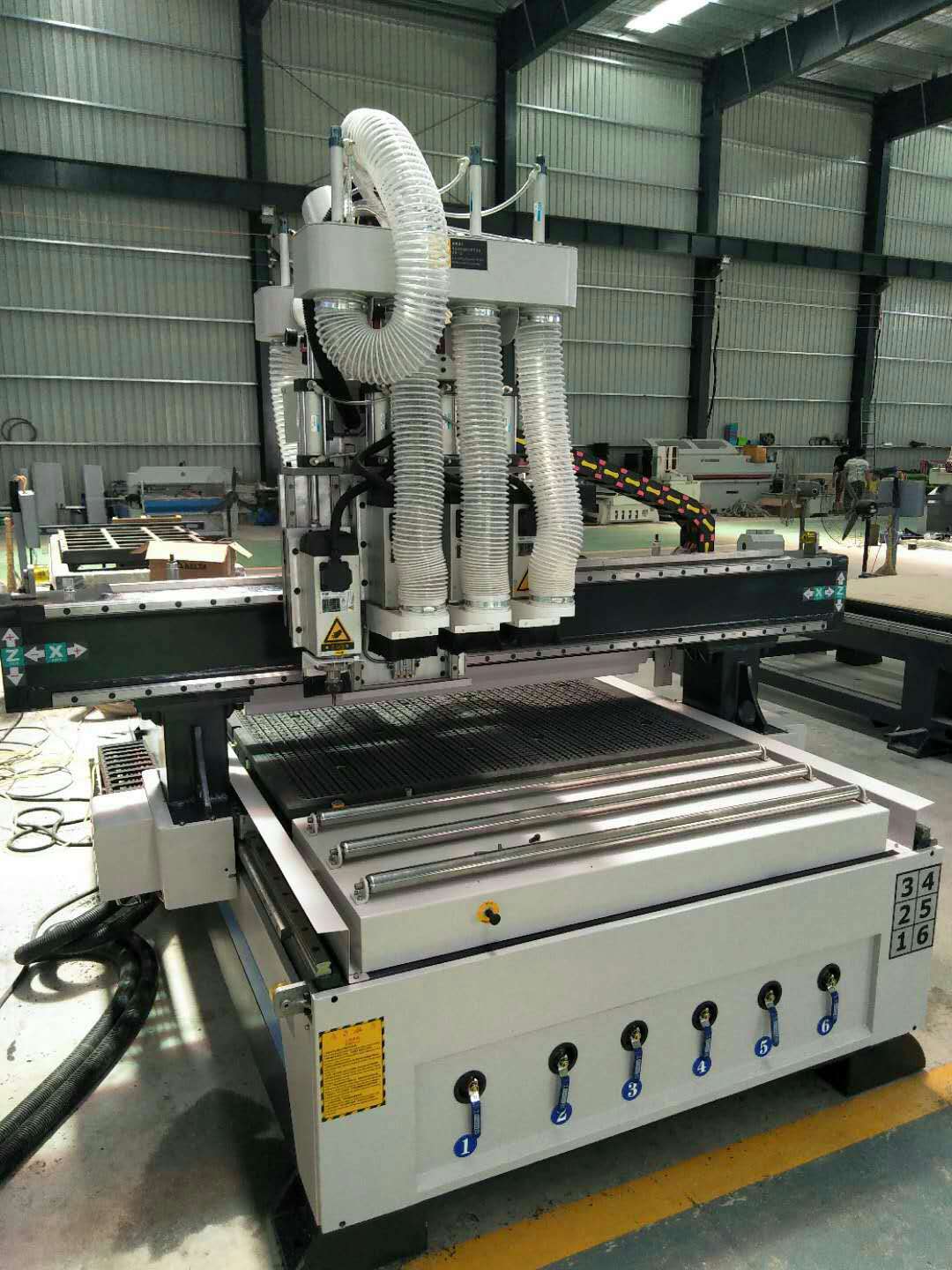 板式家具開料機1325四工序數(shù)控雕刻機柜體門板開料下料機木工板材 木工板材下料機