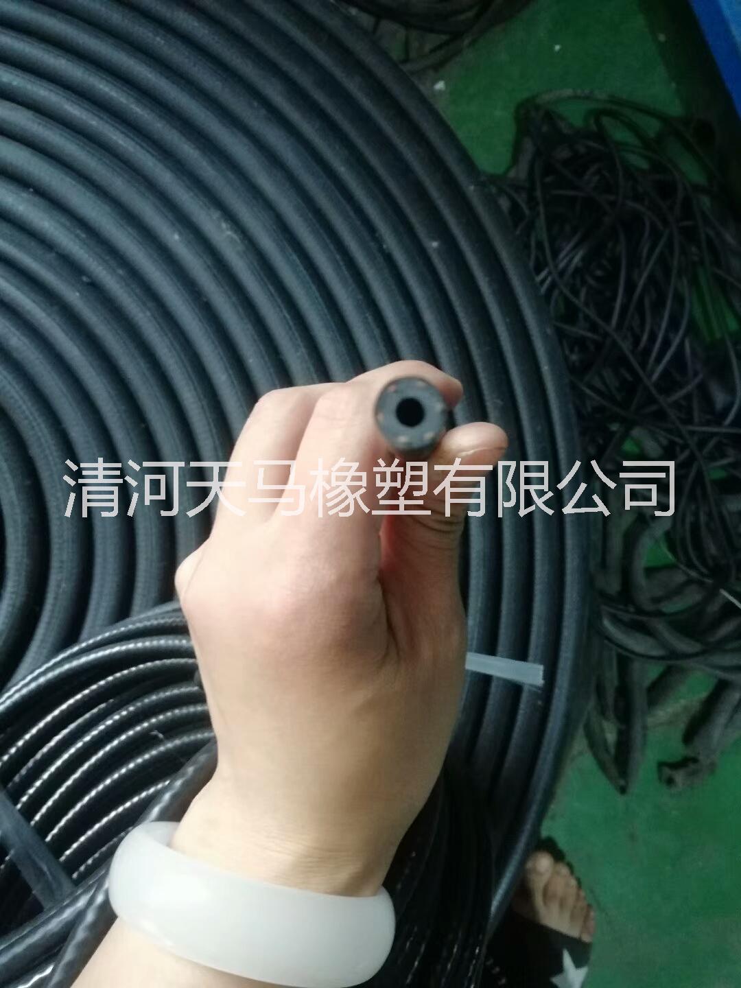 供應(yīng)各種規(guī)格丁晴耐油管