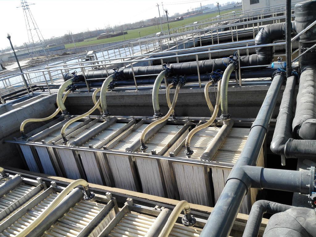 MBR膜生物反應(yīng)器、一體化污水處理設(shè)備、新農(nóng)村污水處理設(shè)備、小區(qū)污水處理設(shè)備