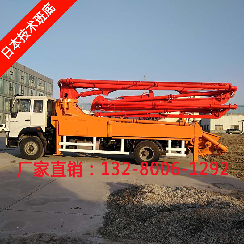 水泥混凝土臂架泵車地泵細(xì)石輸送泵車