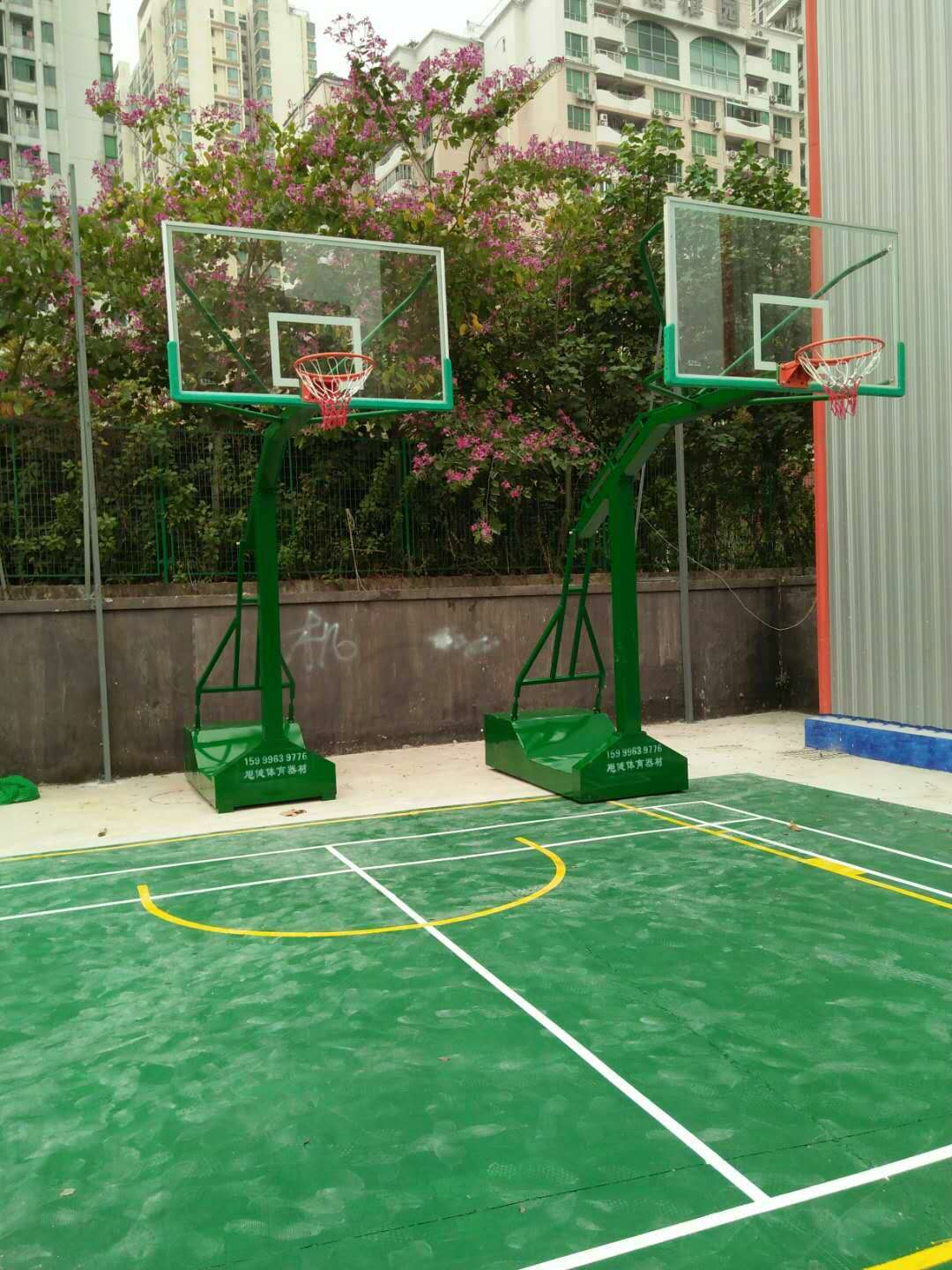 深圳旭健圓管籃球架定做 公園球架子現(xiàn)場安裝圖片 廠家熱銷籃球架子