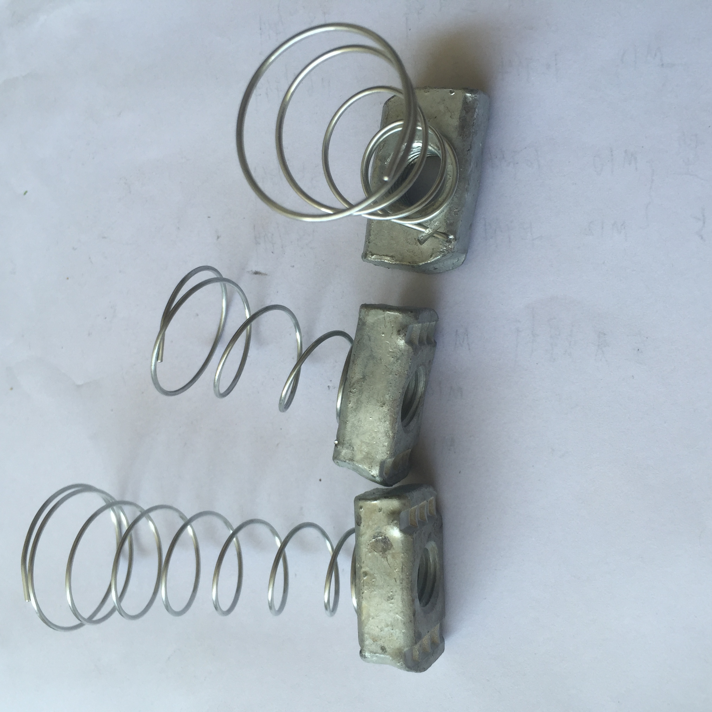 彈簧螺母 朔異螺母 槽鋼鎖扣 廠家專業(yè)生產(chǎn)抗震支架*螺母 管廊螺母 M6-M16