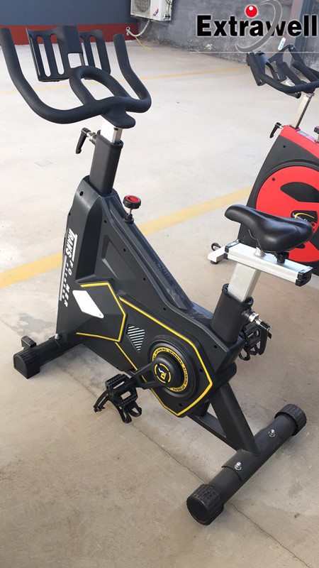 廠家直銷雙豪尊爵商用動感單車25公斤大飛輪騎行感強騎行舒適