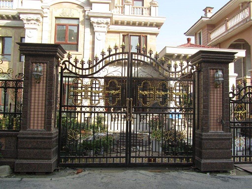 廠家供應(yīng)鐵藝大門 花園庭院雕花鋁合金大門 耐腐蝕鑄鋁平開鋁藝大