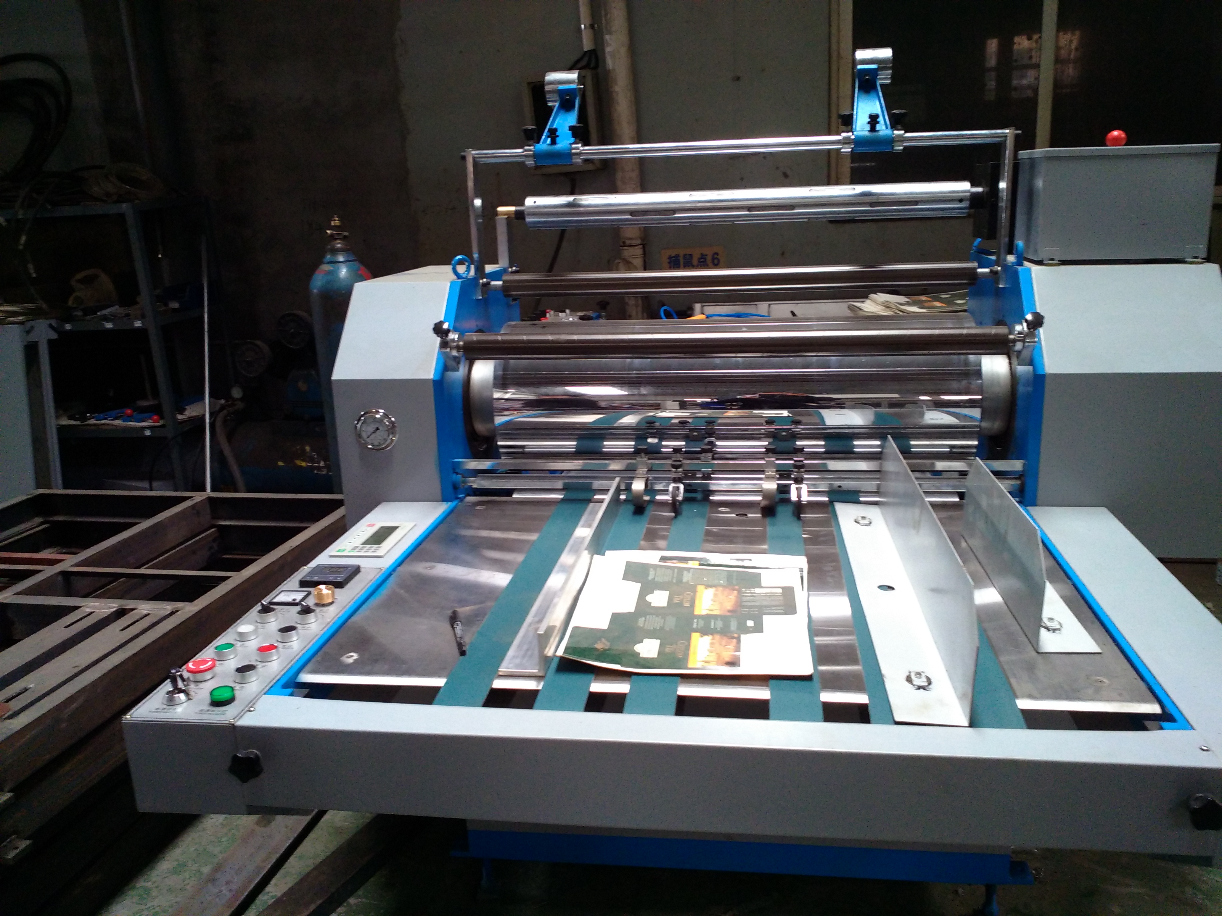 水溶型復(fù)膜機(jī)  自動(dòng)水溶型復(fù)膜機(jī)