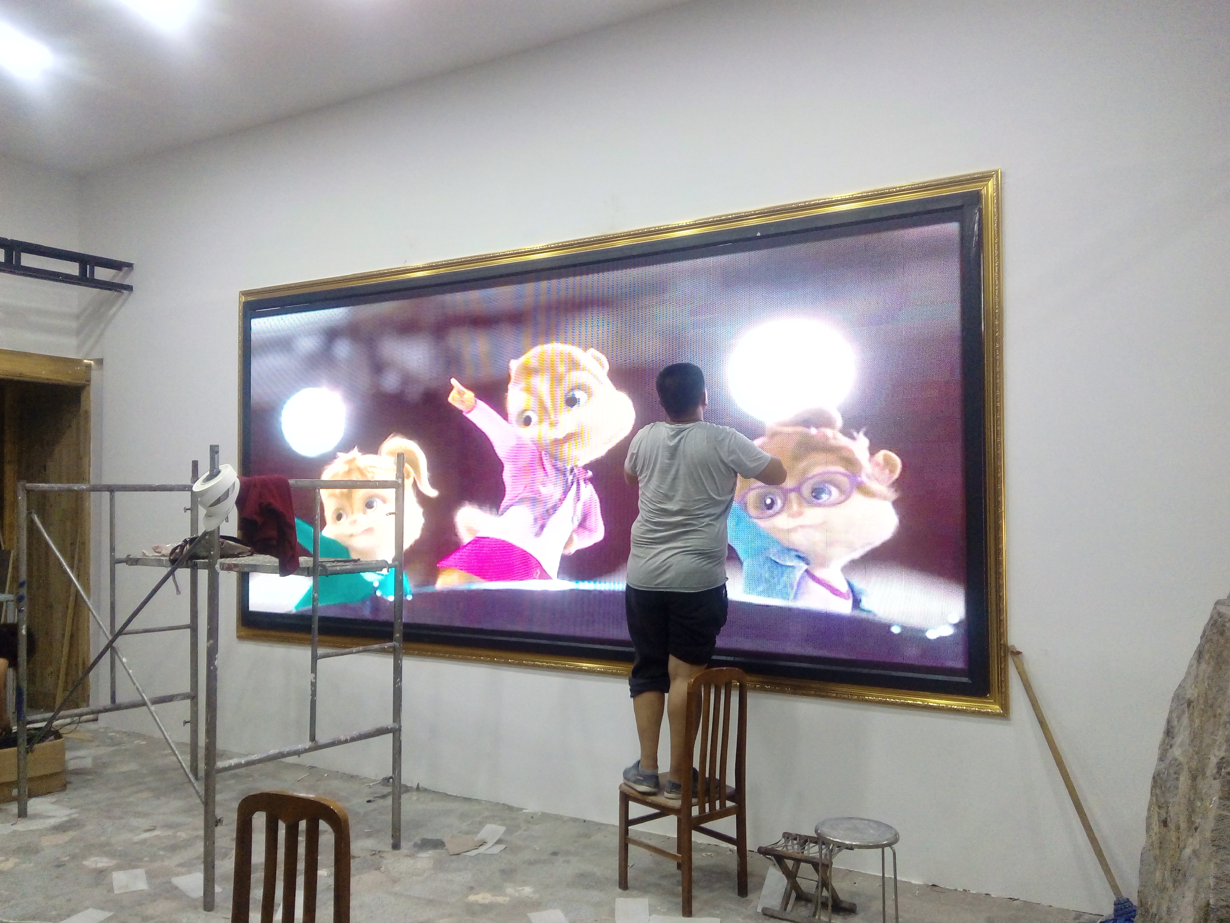 LED室內(nèi)屏山東LED展廳舞臺(tái)屏廠家LED室內(nèi)可移動(dòng)全彩顯示屏 LED顯示屏展廳LED屏宣傳屏