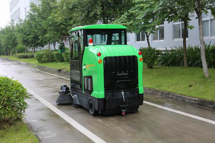云南瑪西爾駕駛式大型電動掃地車DQST19 廠區(qū)園林用駕駛式道路清掃車