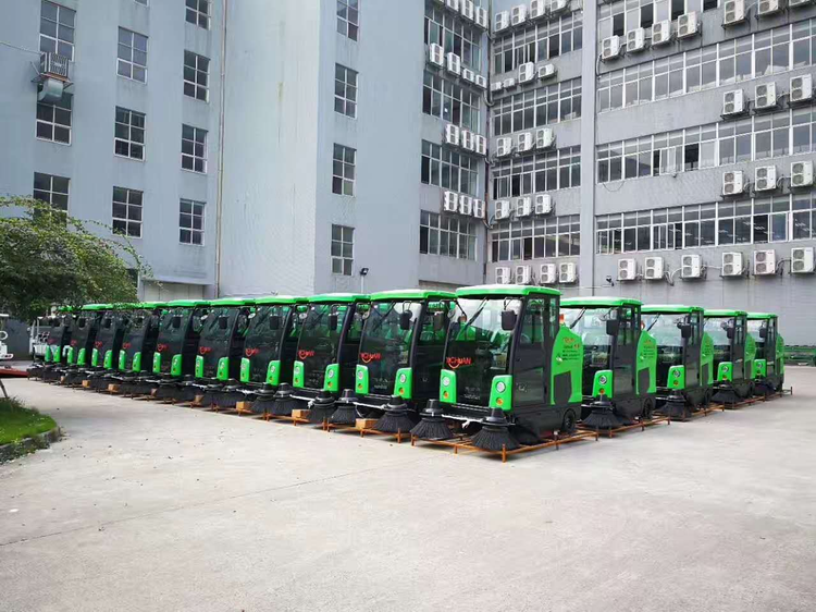 云南瑪西爾駕駛式大型電動掃地車DQST19 廠區(qū)園林用駕駛式道路清掃車