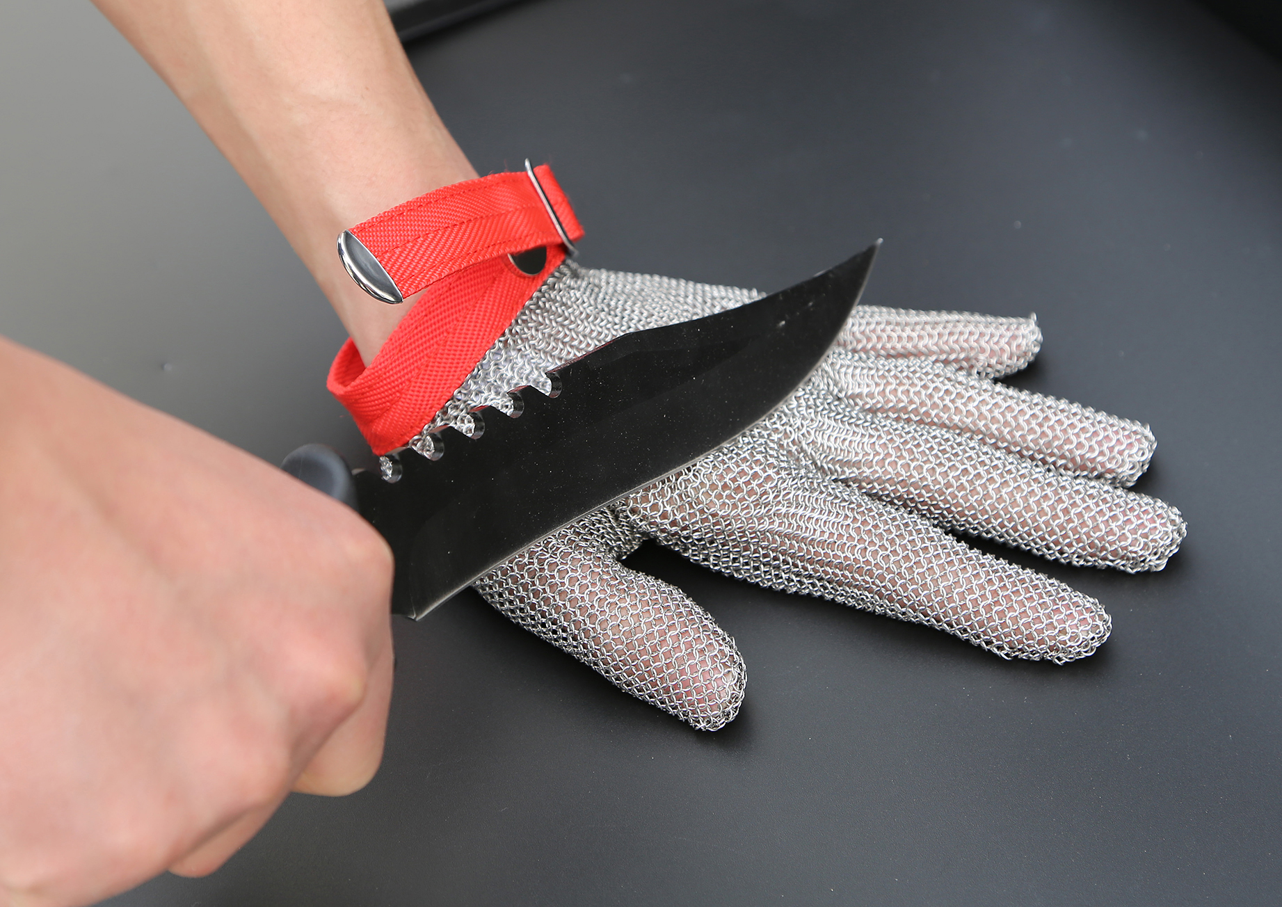 不銹鋼方格手套生產廠家 質優(yōu)價廉 不銹鋼防割手套生產廠家 質優(yōu)價廉