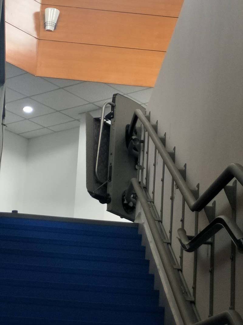 啟運(yùn)無(wú)障礙斜掛式電梯 直銷泰州市 蕪湖市 哈爾濱市老年人殘疾人樓梯升降機(jī) 斜掛式電梯  無(wú)障礙斜掛式電梯