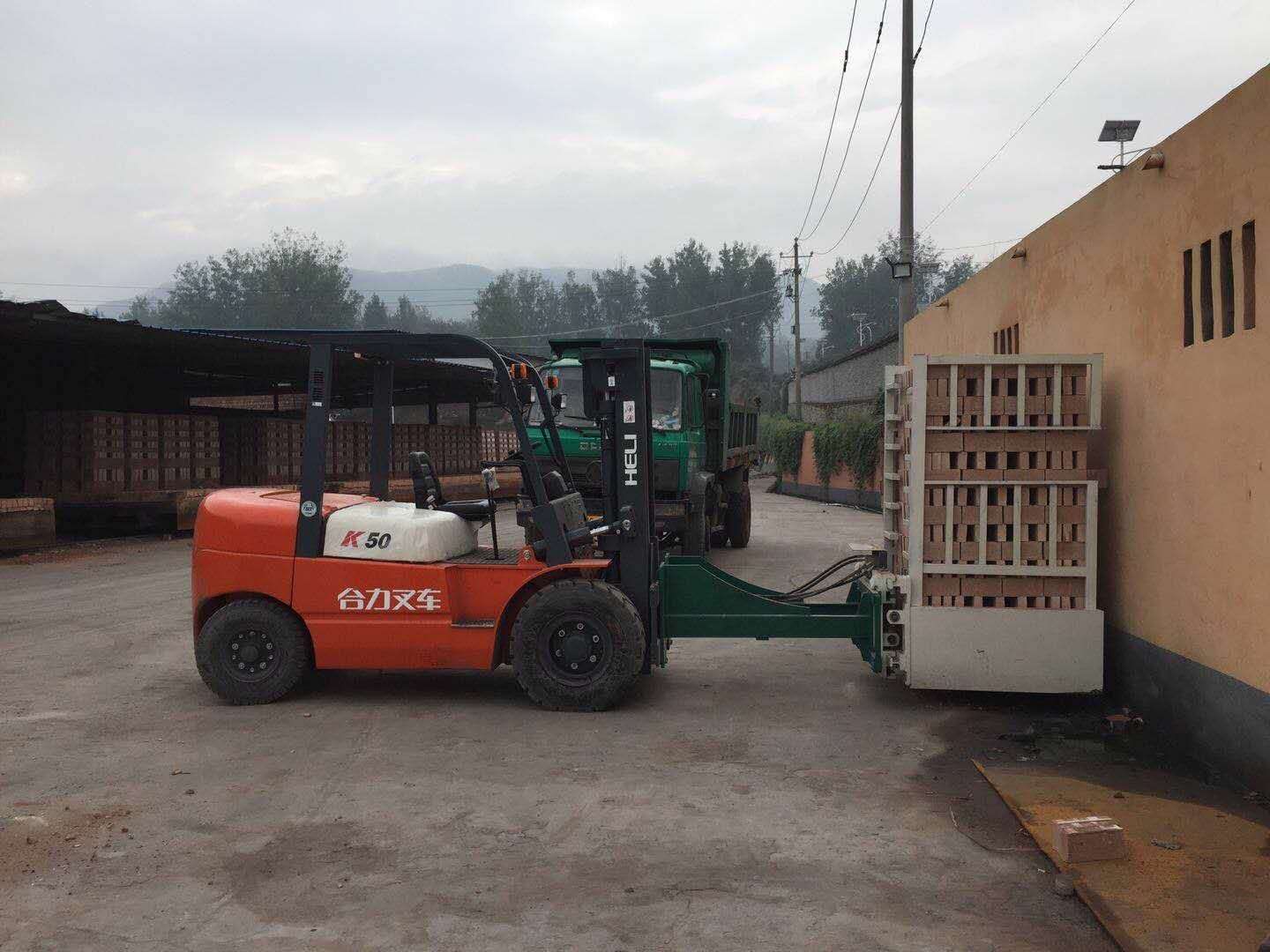 建筑*搬磚機(jī)抱磚機(jī) 蒸氧磚抱磚機(jī)