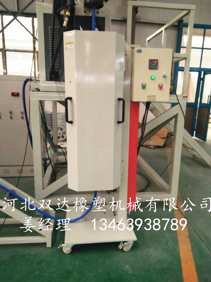 廠家專業(yè)生產(chǎn)硅膠管擠出機(jī)生產(chǎn)線