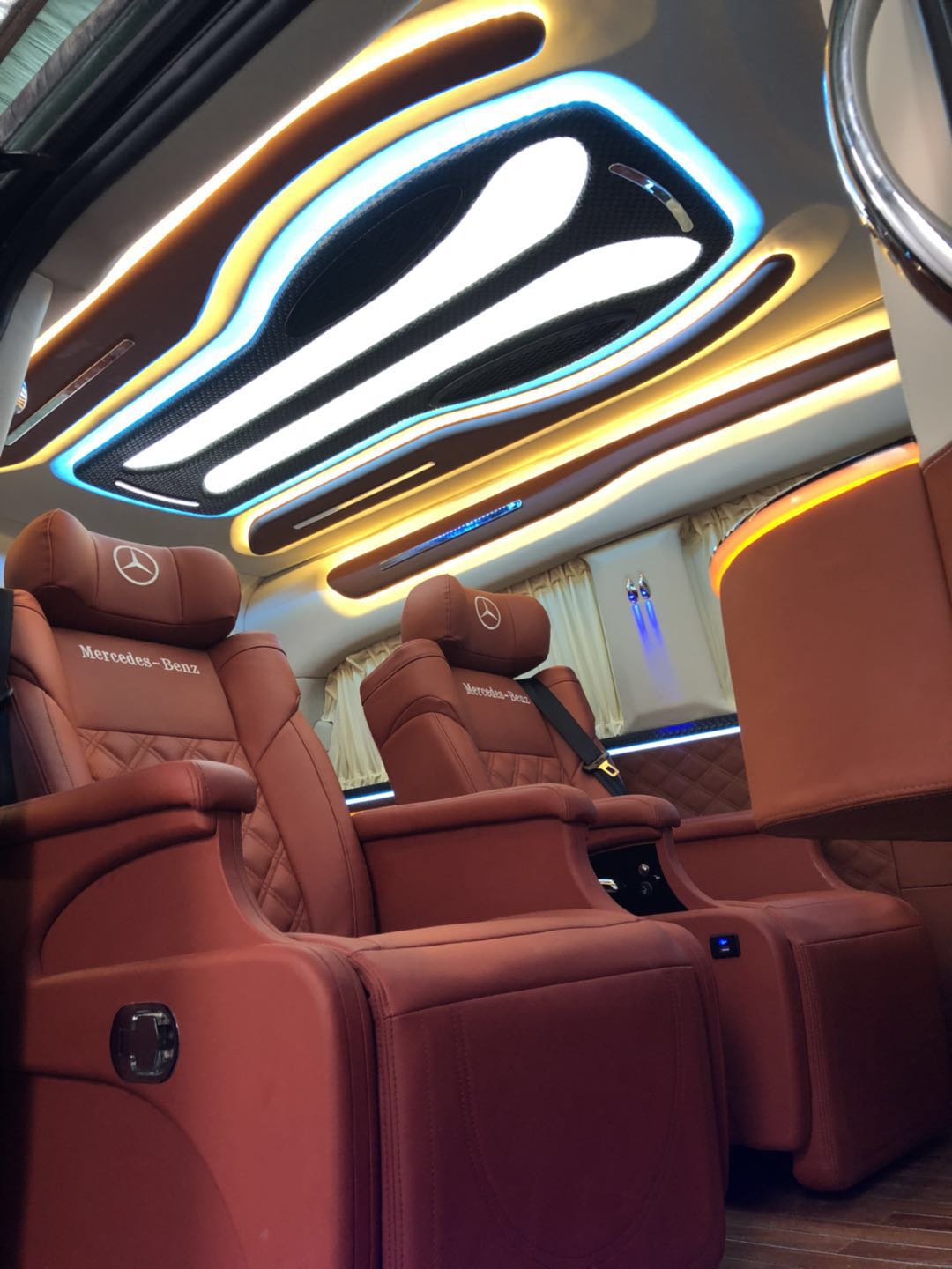 奔馳威霆、V260改裝斯賓特改裝