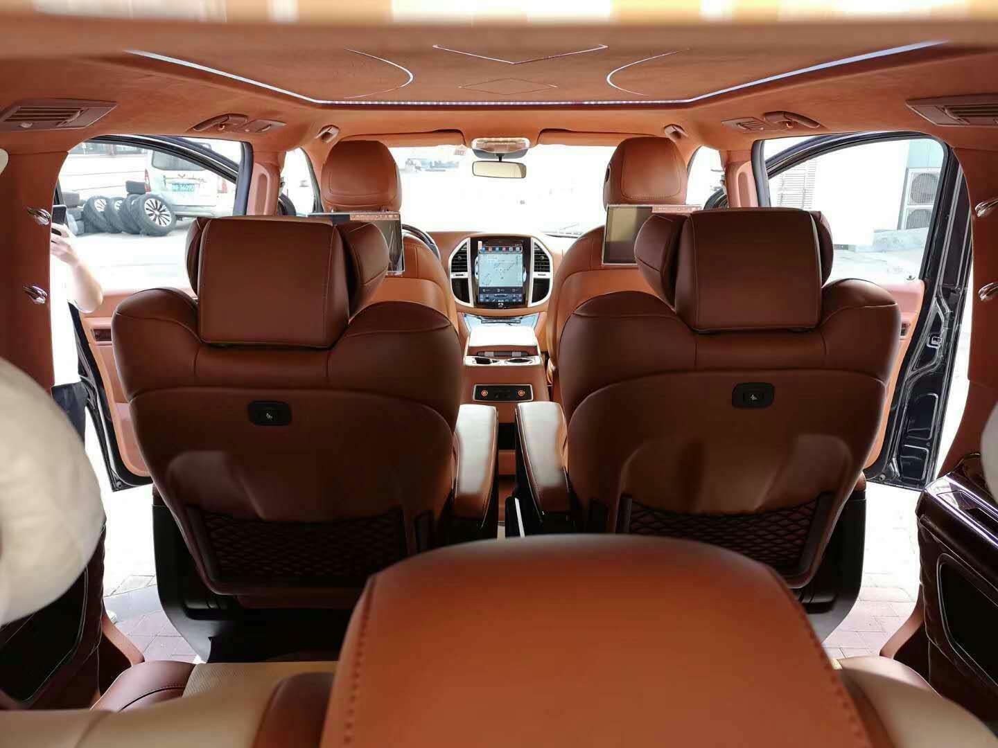 汽車內(nèi)飾翻新頂棚木地板航空座椅改裝房車內(nèi)飾改裝升級