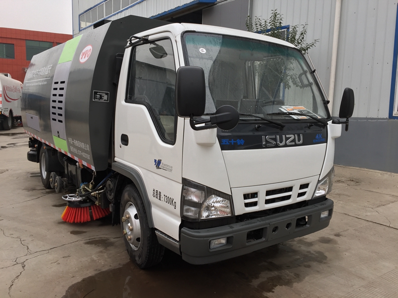 2018新款干濕兩用掃路車