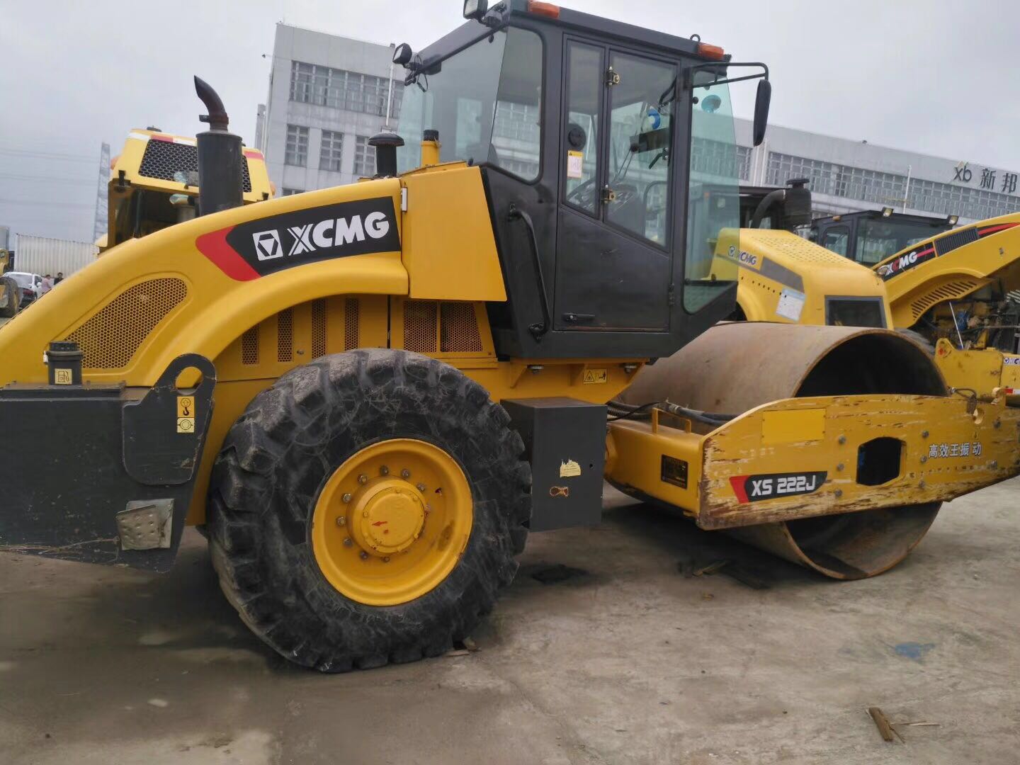 出售二手洛陽振動壓路機(jī)|二手洛陽14噸壓路機(jī)價格|供應(yīng)出售二手洛陽振動壓路機(jī)