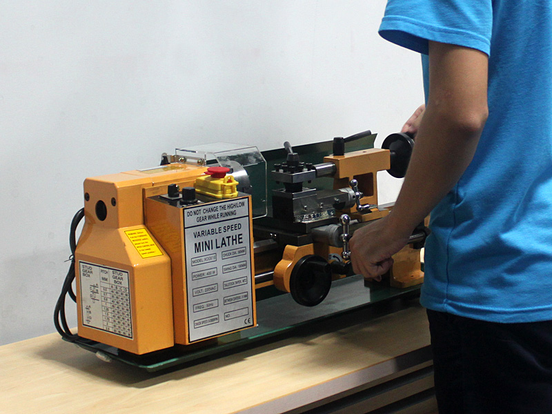 佛山桌面小型車床 創(chuàng)客機(jī)床工具 教學(xué)機(jī)床 微型臺(tái)式銑床