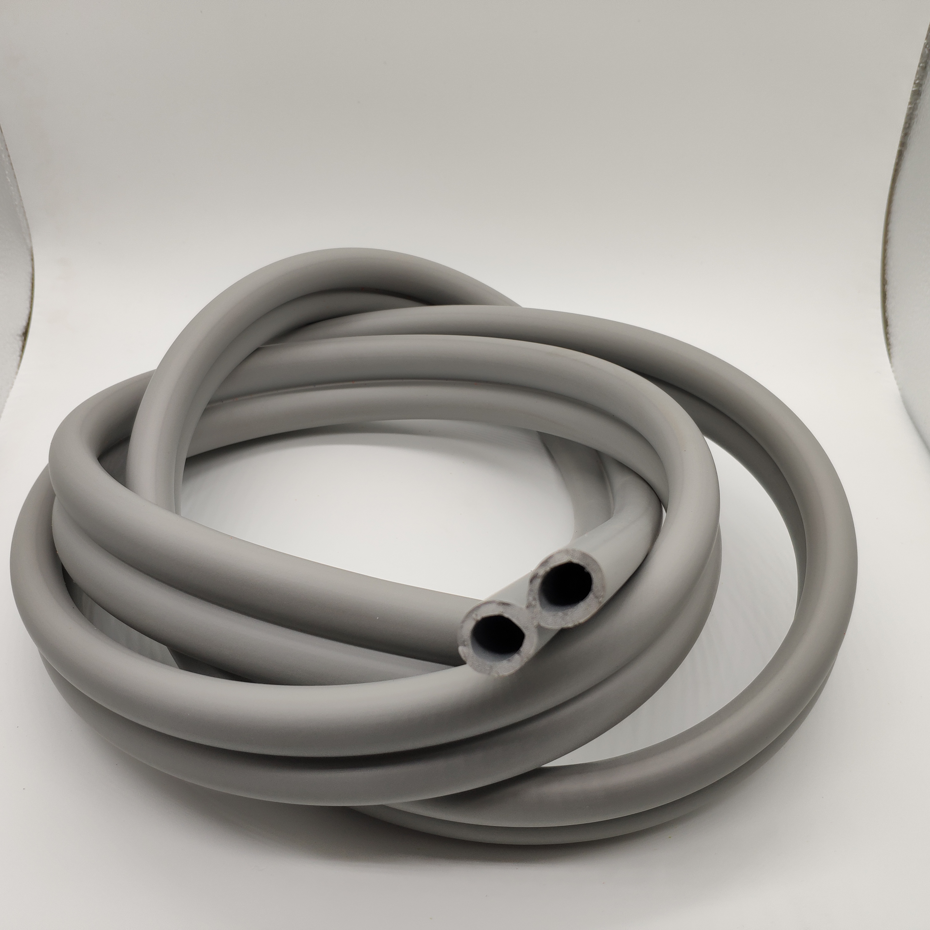 8字管大批現(xiàn)貨廠家直售  橡膠發(fā)泡管  nbr發(fā)泡管