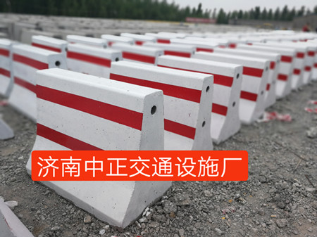 濰坊小區(qū)*水泥隔離墩-水泥隔離墩廠家-物業(yè)水泥隔離墩廠家