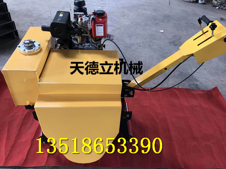 600柴由單輪壓路機(jī) 手扶式震動(dòng)壓路機(jī) 道路回填土壓實(shí)整平