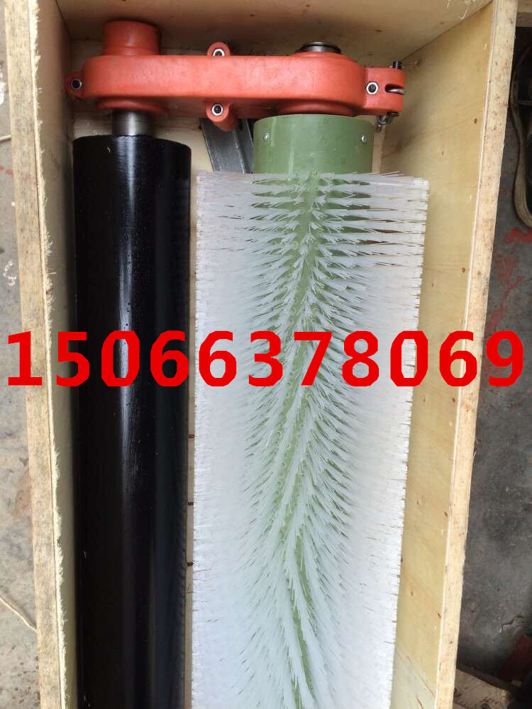 無動(dòng)力滾刷清掃器?尼龍毛刷清掃器??各種帶寬皮帶滾刷清掃器   被動(dòng)毛刷清掃器