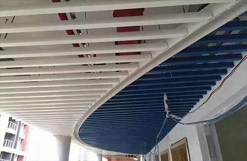 *貴陽(yáng)彩色鋁方通廠家環(huán)保防火防潮彩色鋁方通|貴陽(yáng)彩色鋁方通廠家電話|深圳彩色鋁方通供應(yīng)商電話|彩色鋁方通批發(fā)