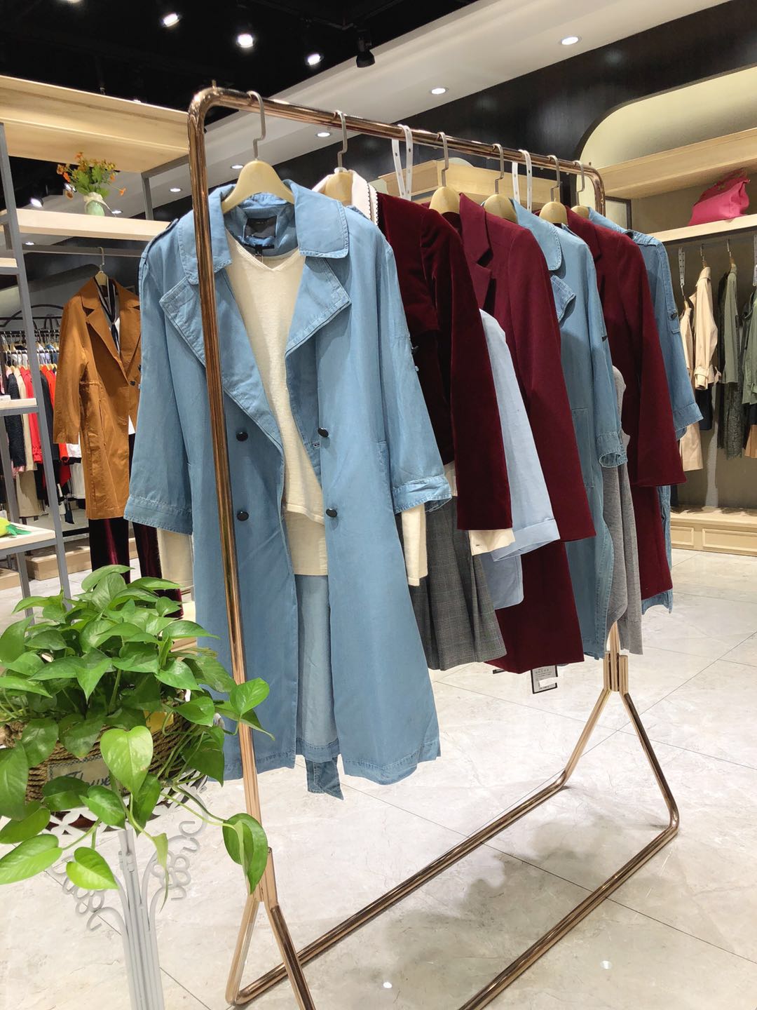 巴麗景2018潮牌秋冬款品牌折扣女裝貨源尾貨走份進貨