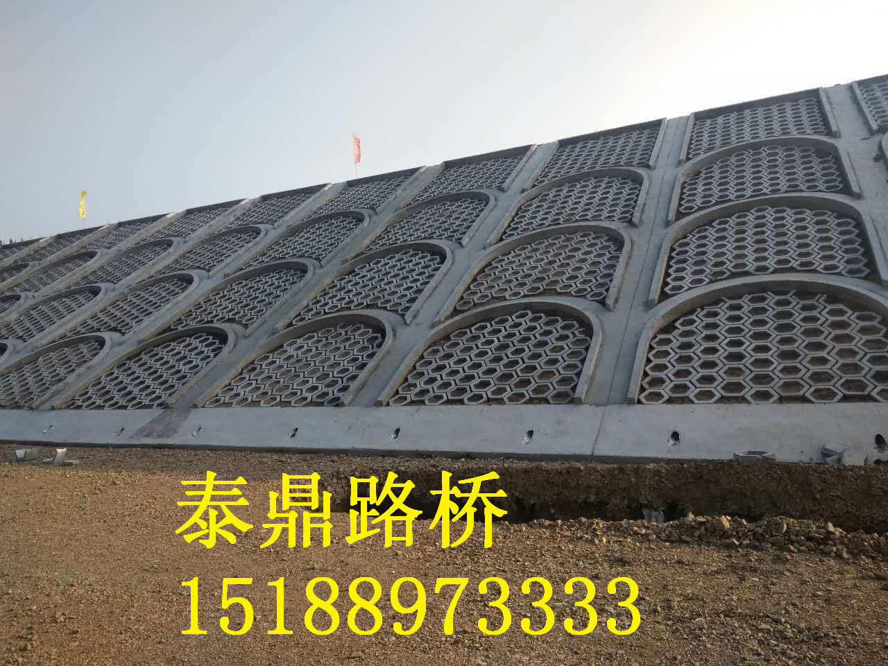 護(hù)坡模具圖片/拱形護(hù)坡鋼模具價格