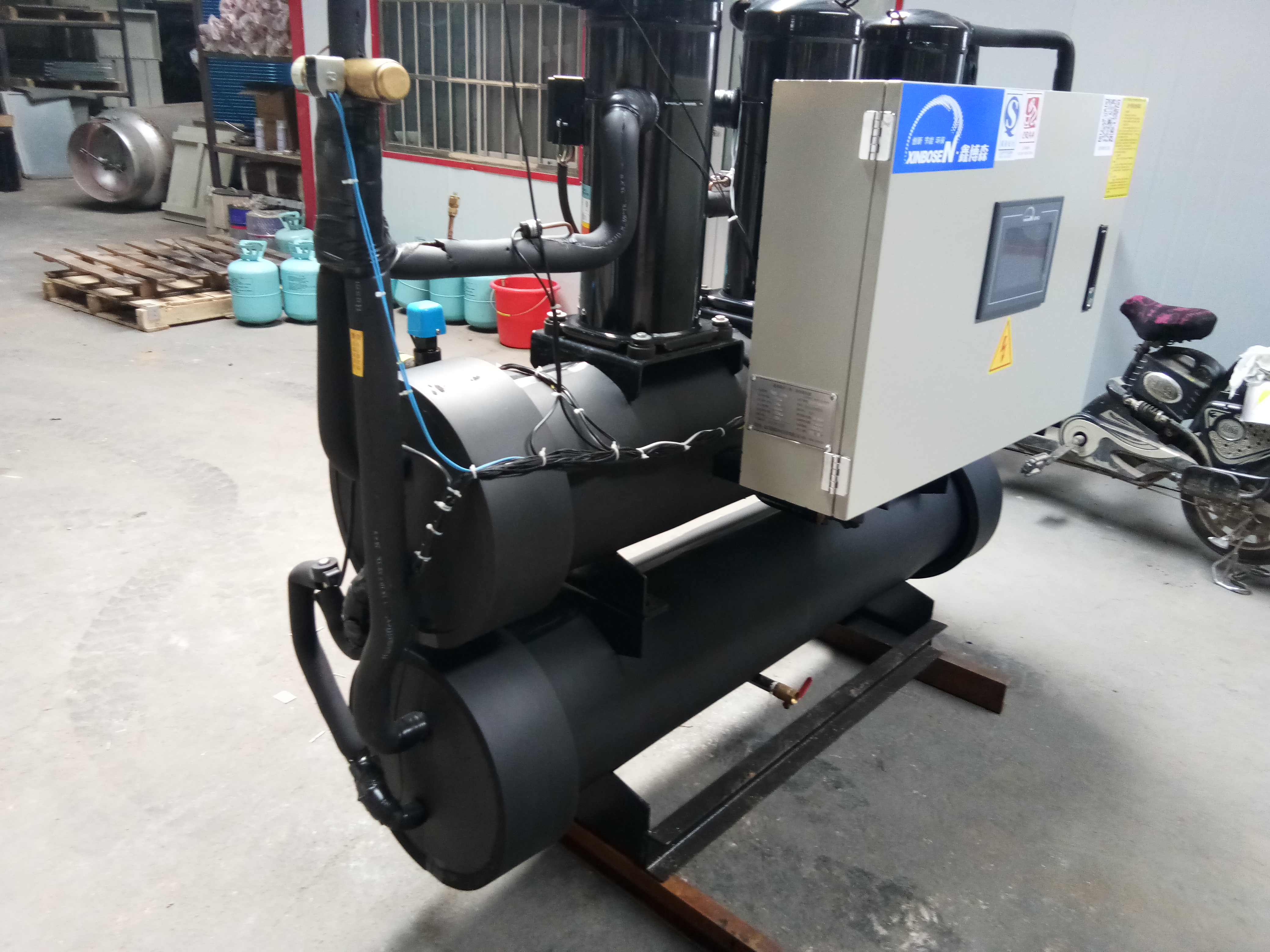 水地源熱泵機(jī)組    殼管換熱器