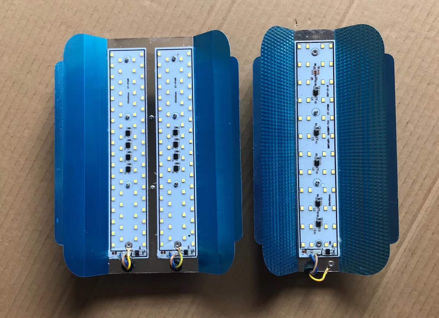 新產(chǎn)品LED碘鎢燈架50W100W